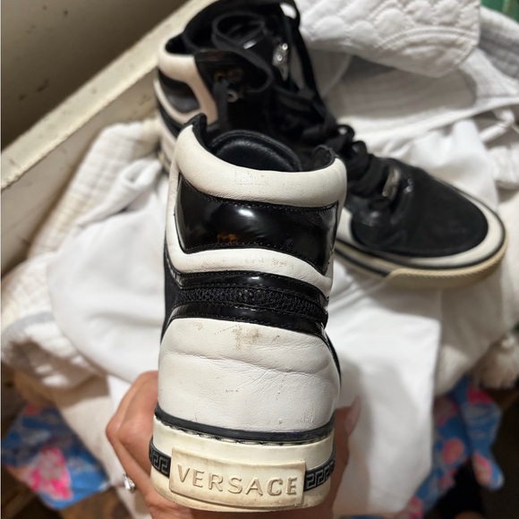 Versace Monochrome High-Top Sneakers - Picture 3 of 4